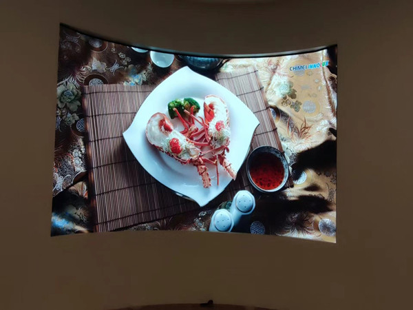 天柱室内P2.5弧形LED屏